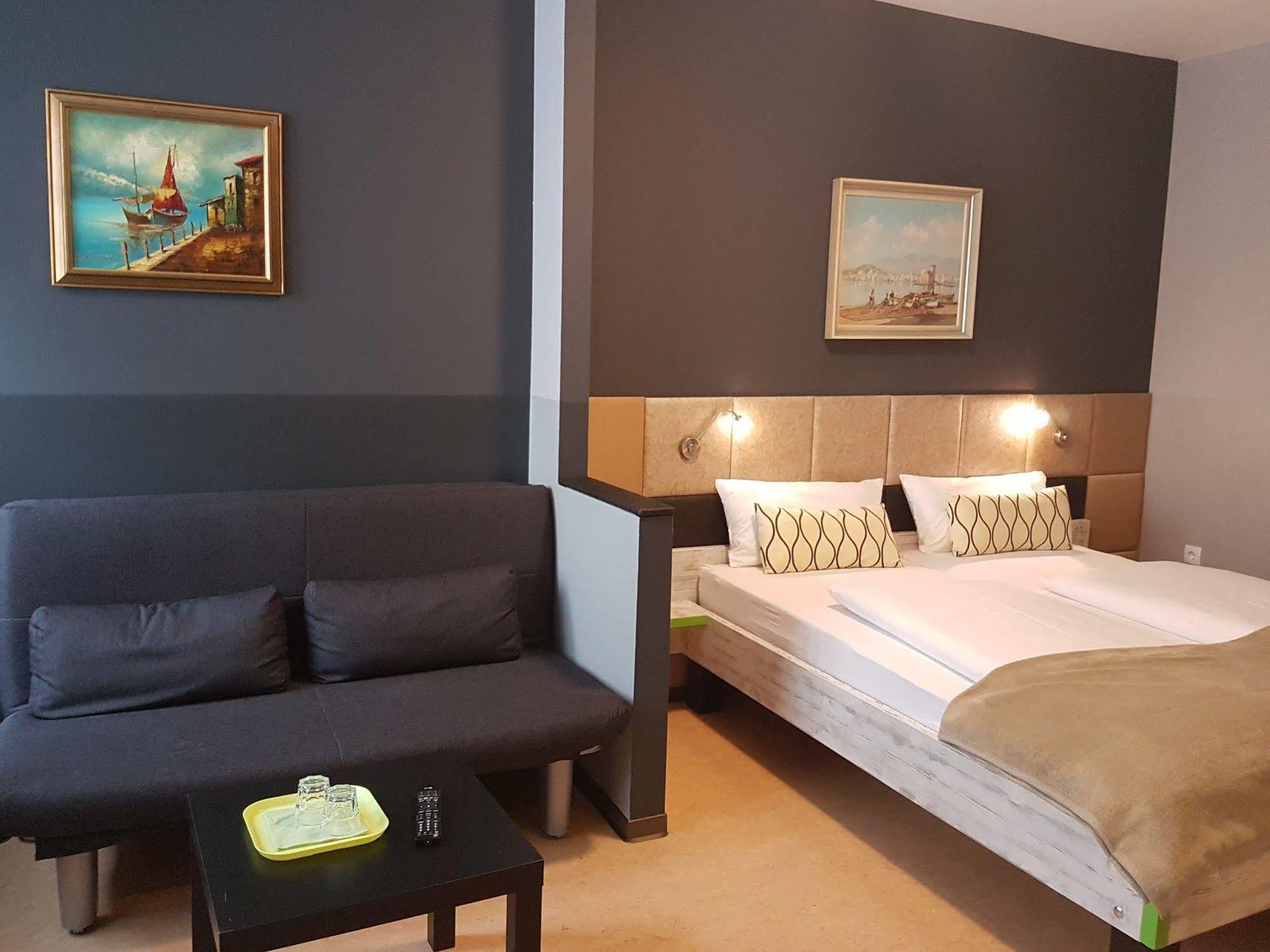 Hotel Landmark Am Kracauerplatz Berlino